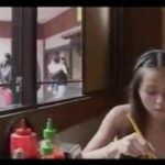 หนังโป๊เพือนบ้านไทย สาวเวียดนามงามจิง ๆ นั่งกินข้าวอยู่ ยังมีฝรั่งมาขอเย็ด